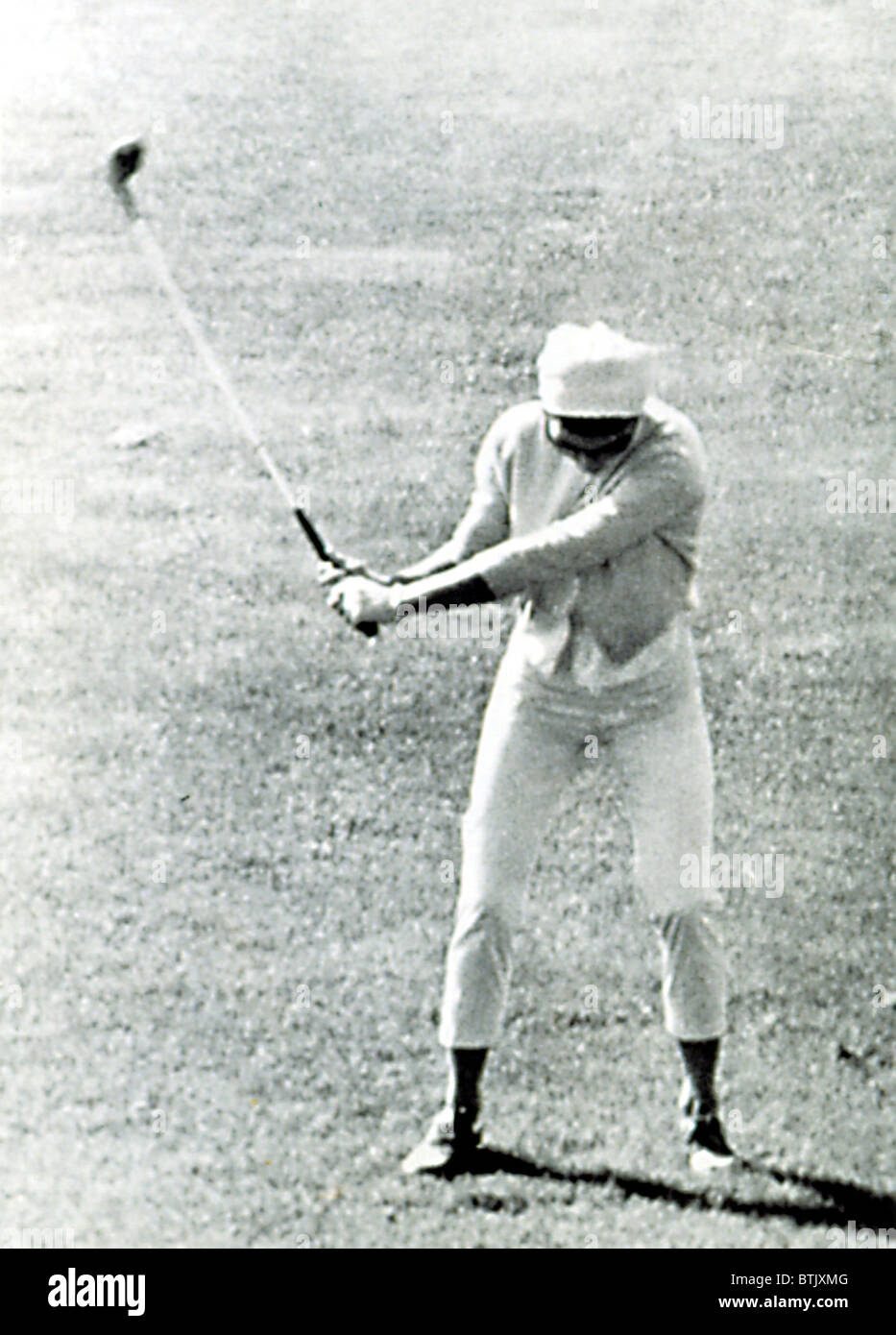 JACQUELINE KENNEDY, playing golf in Newport, RI, 9/30/61. Stock Photo