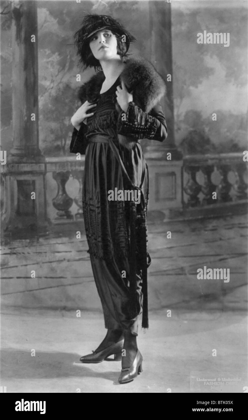 1910s woman dress hi-res stock photography and images - Alamy