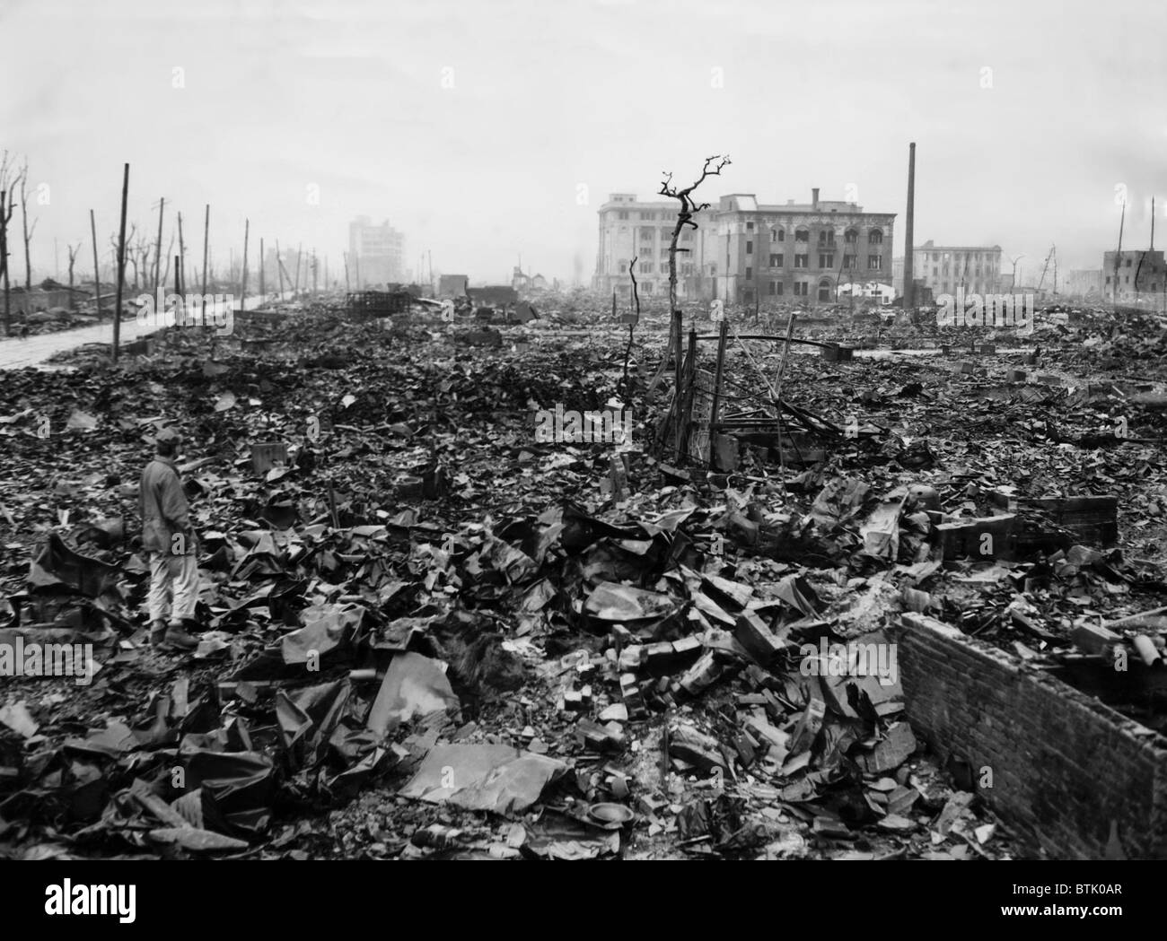 Destruction of tin and rubble in Hiroshima as a result of the first atomic bomb. ca 1945. Courtesy: CSU Archives/Everett Collect Stock Photo