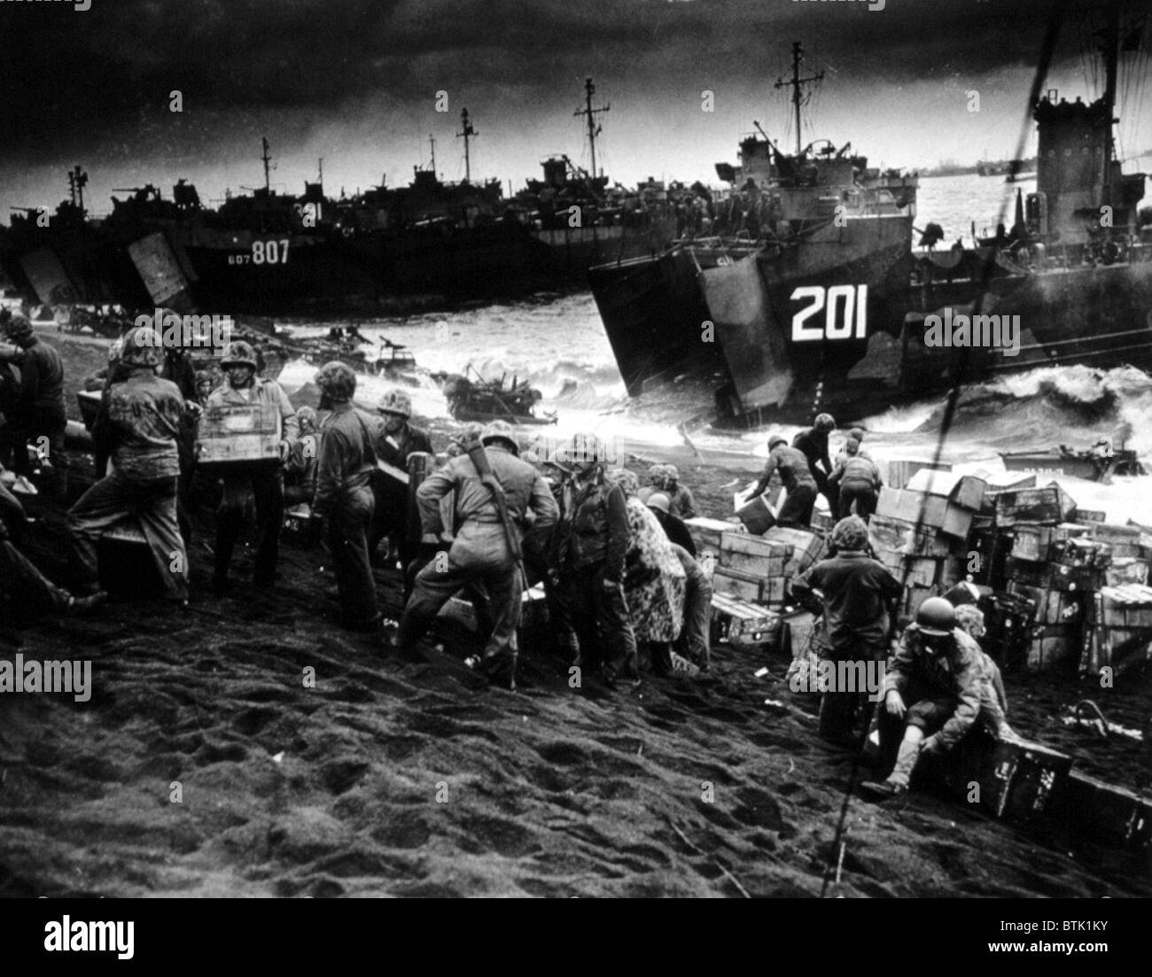 Iwo jima 1945 hi-res stock photography and images - Alamy Iwo jima 1945 hi-res stock photography and images - Alamy