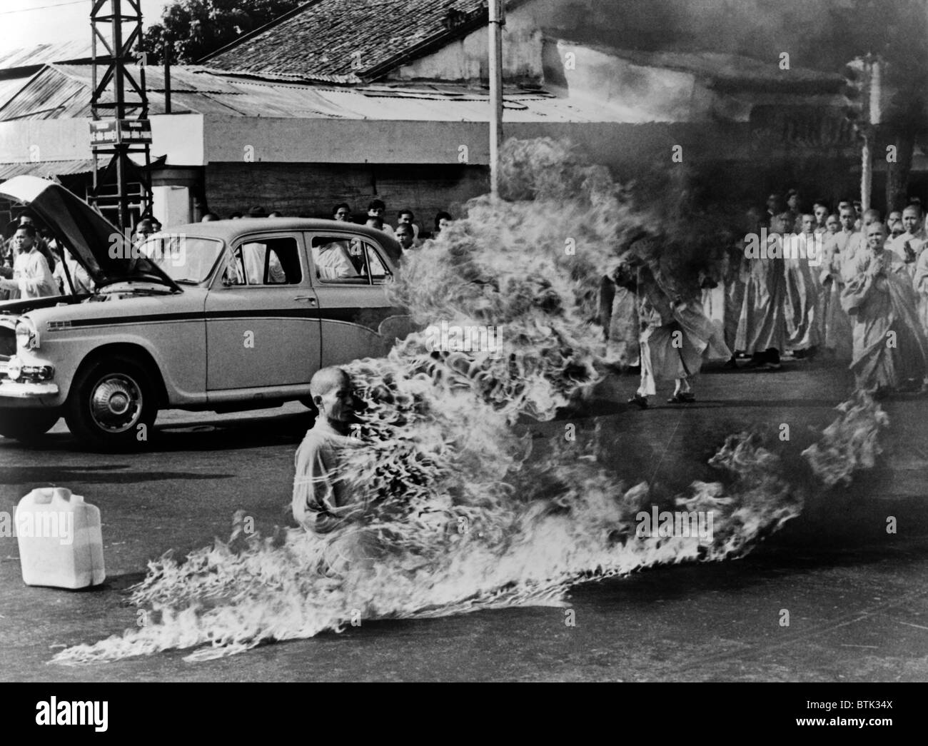 Buddhist monk Thich Quang Duc, protest Vietnamese government oppression of Buddhists, poured gasoline over his body and set himself on fire. He maintained his meditative posture as his body burned. Pulitzer Prize winning photo by Malcolm W. Browne. Saigon 1963. Stock Photo
