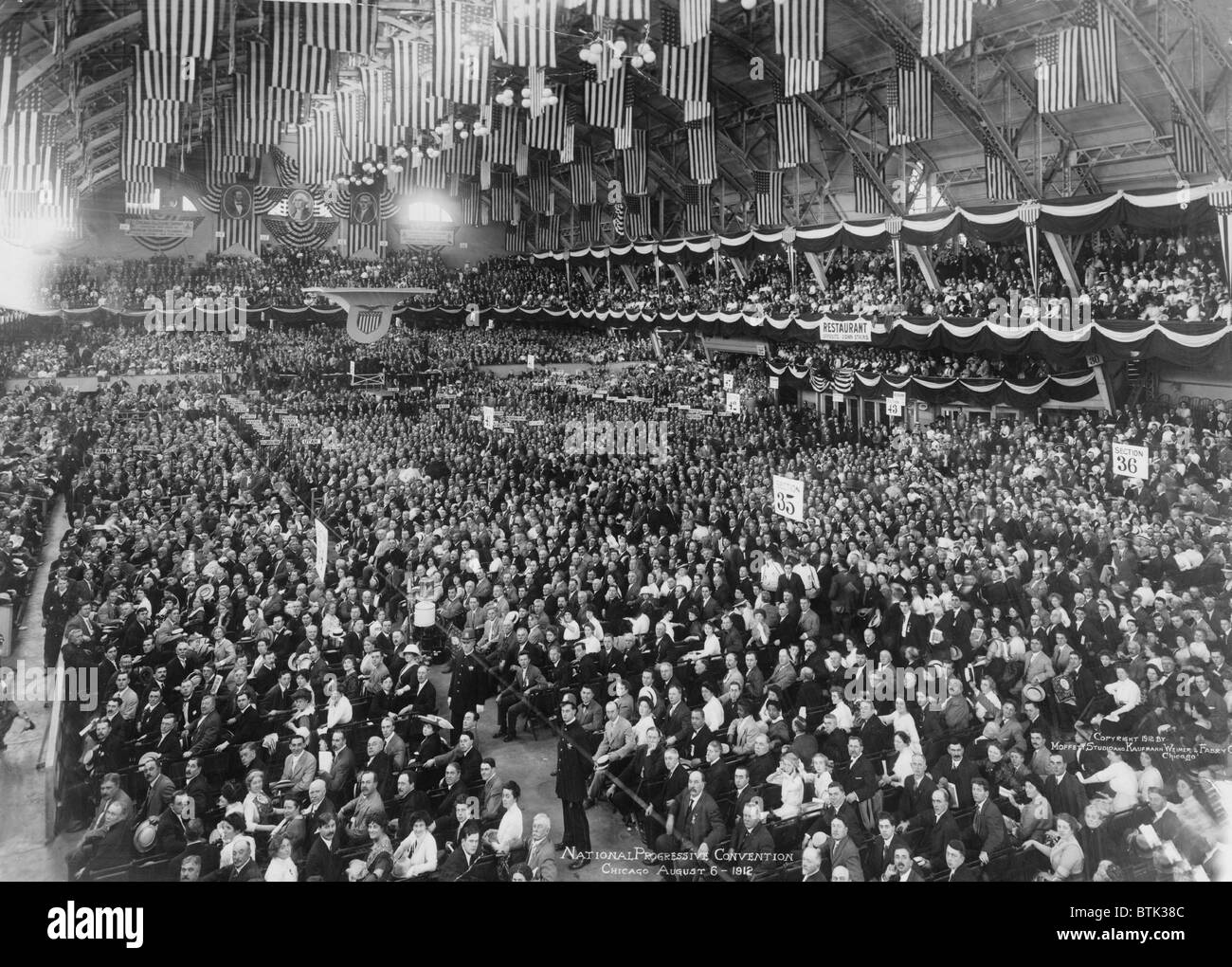 1912 National Progressive Convention nominated ex-President Theodore Roosevelt, whose third party candidacy split the Republican vote resulting in the election of Democratic Woodrow Wilson. Broad view of convention delegates in Chicago. 1912 Stock Photo