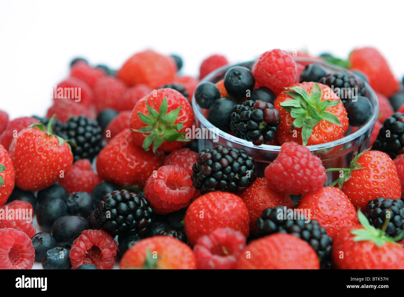 Fresh whole strawberries glass hi-res stock photography and images - Alamy