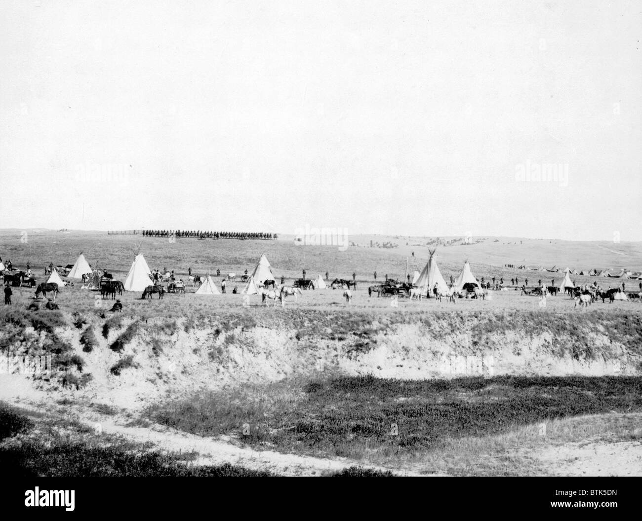 U.S. troops surrounding the Indians on Wounded Knee battle field, Miller Studio, Gordon, Nebraska, photograph, November 10, 1913 Stock Photo