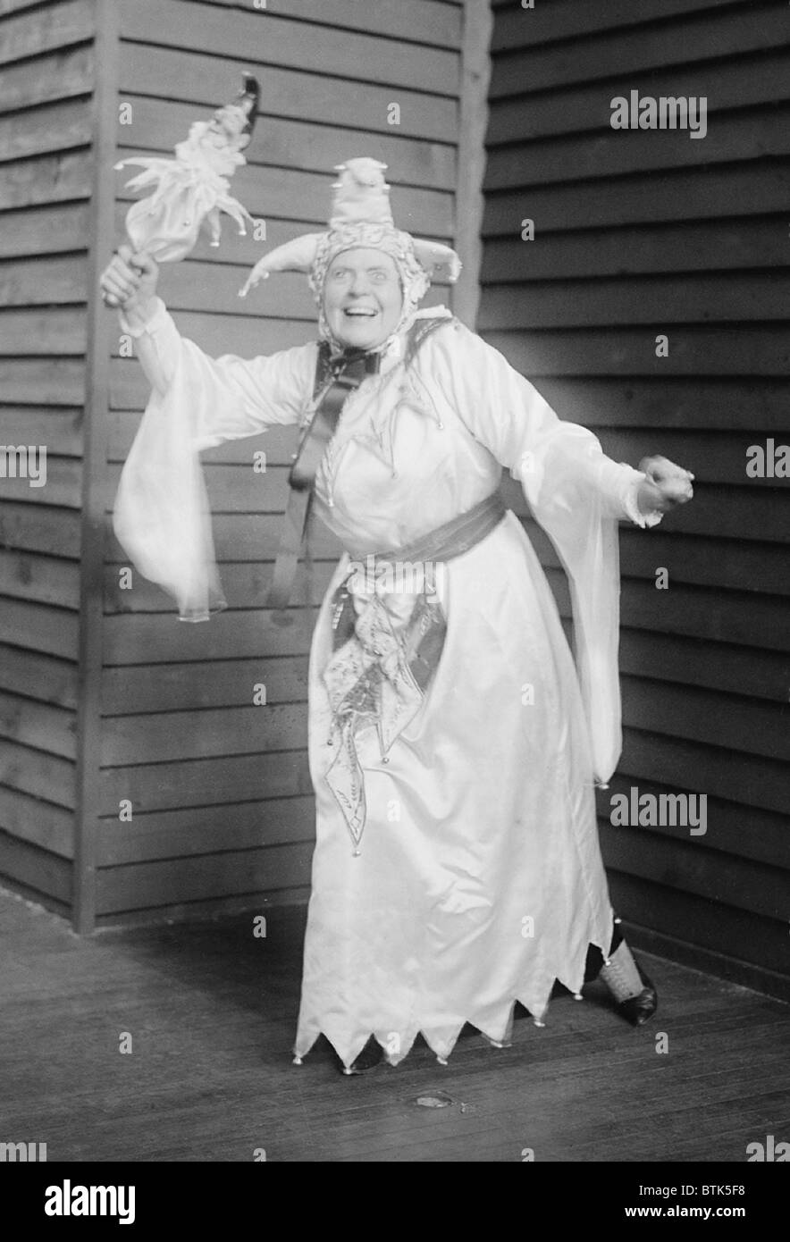 Marie Dressler (1868-1934), Canadian born comedienne, posing as a jester. Ca. 1910. Stock Photo