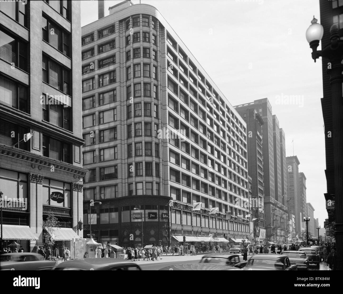Carson, Pirie, Scott & Company Department Store of 1904 was Louis Sullivan's last large commercial buildings. The design features strong horizontal bands, large rectangular windows, and art nouveau influenced cast iron ornament. Stock Photo