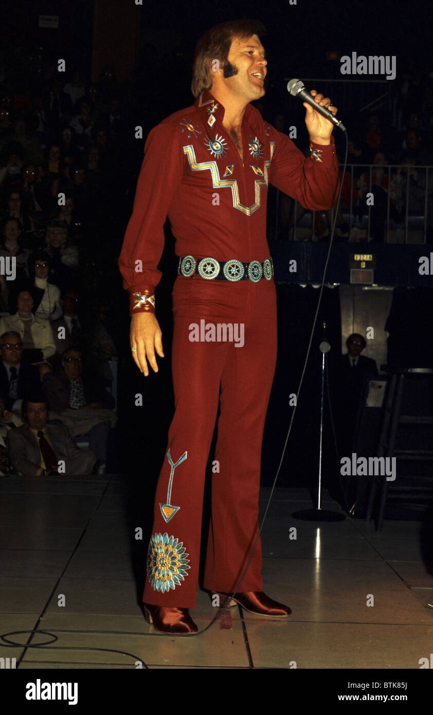 Glen Campbell, (aka Glenn Campbell), 1973, Millrun Playhouse Theater in