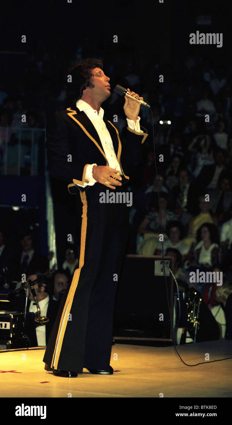 Tom Jones, 1974, Millrun Playhouse Theater in the Round, Niles