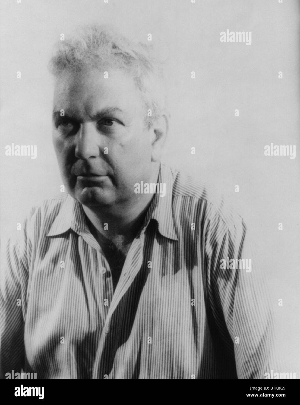 Alexander Calder (1898-1976), was educated as an engineer, before he studied art in New York in the 1920s. After 1926, in France he was immersed in the Paris art world as he developed his unique approach to sculpture. 1947 portrait by Carl Van Vechten. Stock Photo