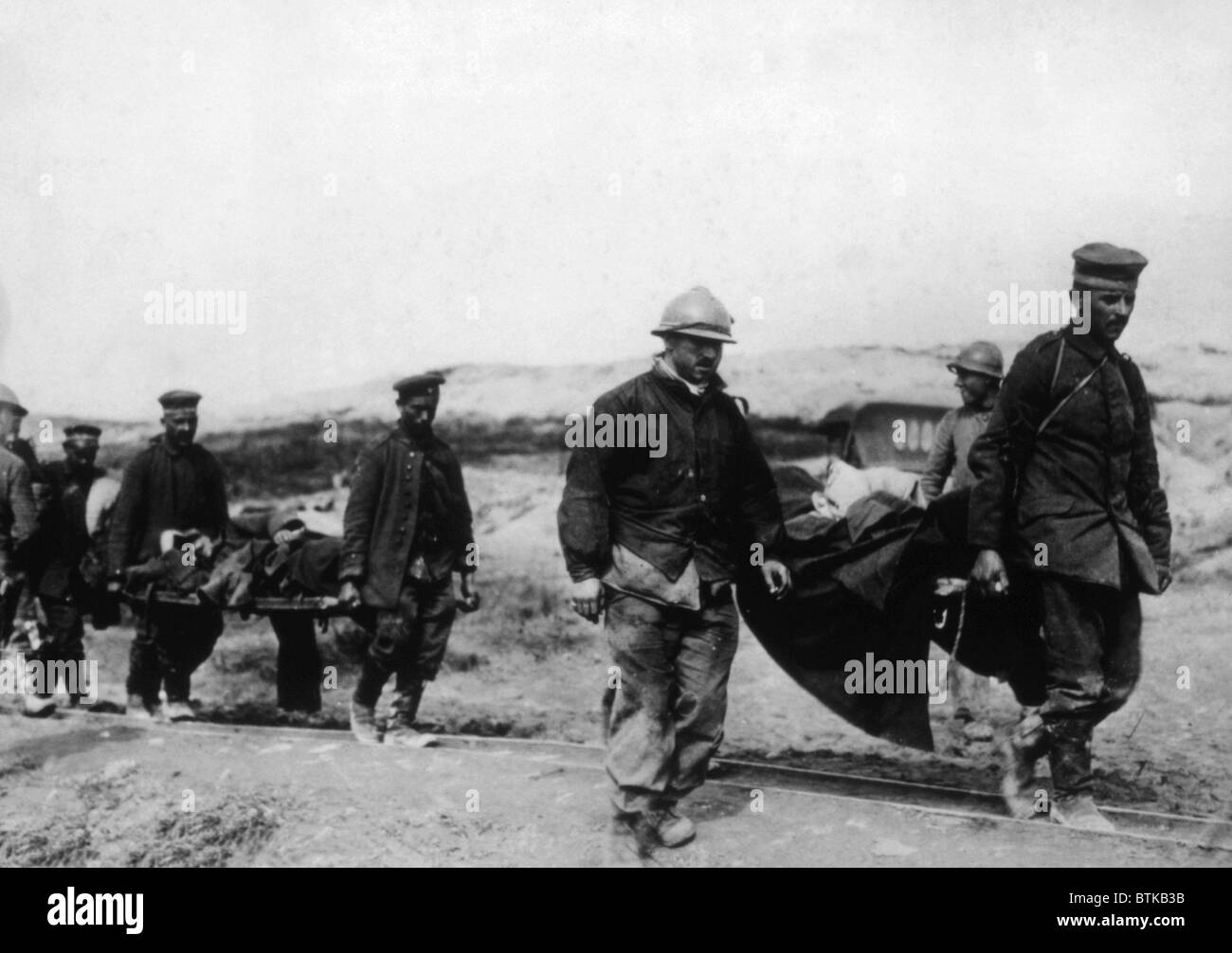 World War I, wounded American soldiers of the 132nd Infantry being carried by German prisoners of war at Dead Man's Hill, U.S. Signal Corps photograph, 1918 Stock Photo
