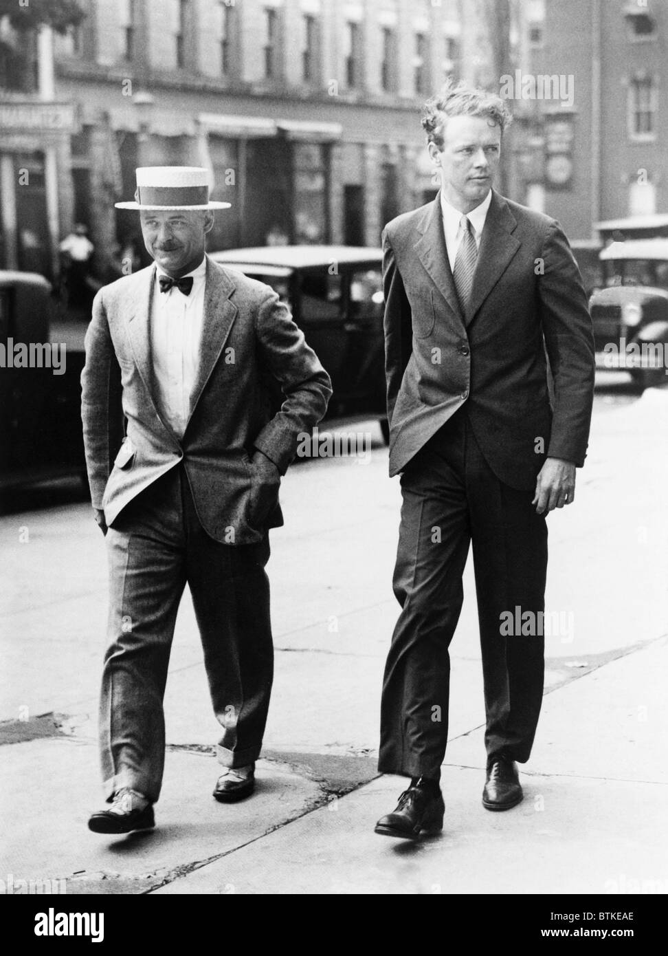 Charles A. Lindbergh and New Jersey State Police head, Colonel Schwarzkopf, at the courthouse at Flemington, N.J., for the trial of John Hughes Curtis who falsely claimed to have contact with the Lindbergh baby kidnappers in 1932. Stock Photo