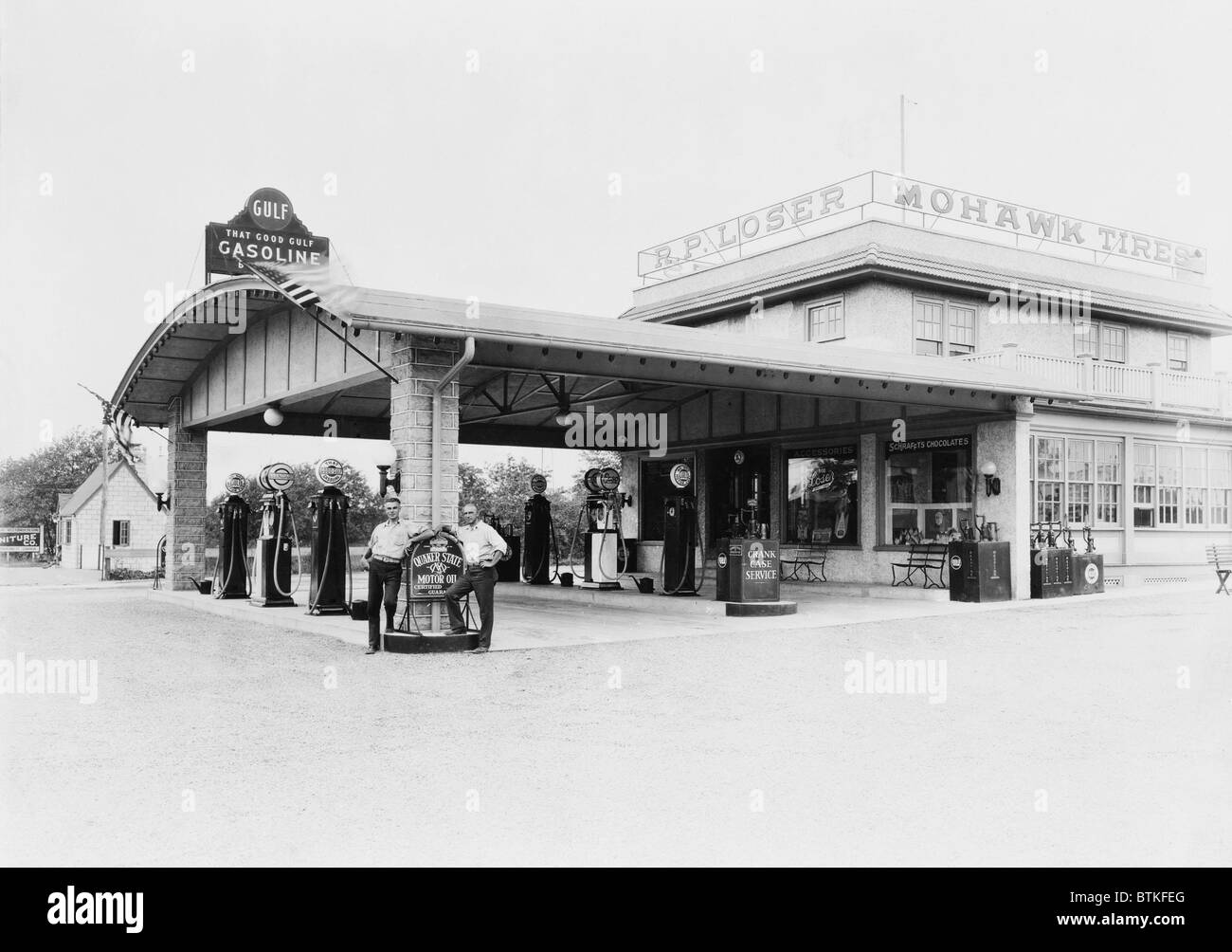 Calif Vintage 1919 Shell Gas Station PHOTO Service Station Oil Pumps Attendant