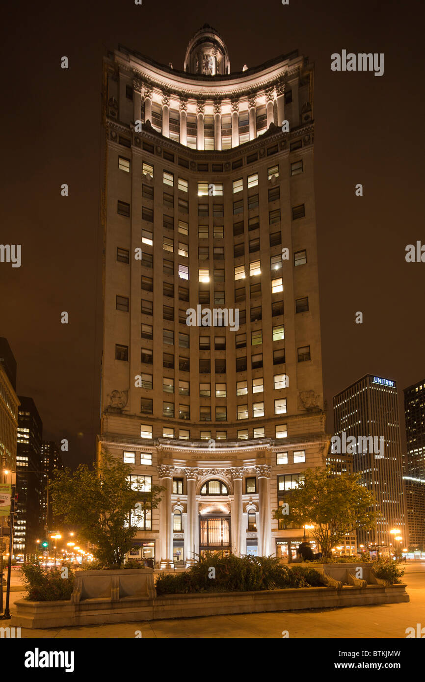 facade at night of the London Guarantee and Accident Building, 360 North Michigan Avenue, Chicago, illinois, USA Stock Photo