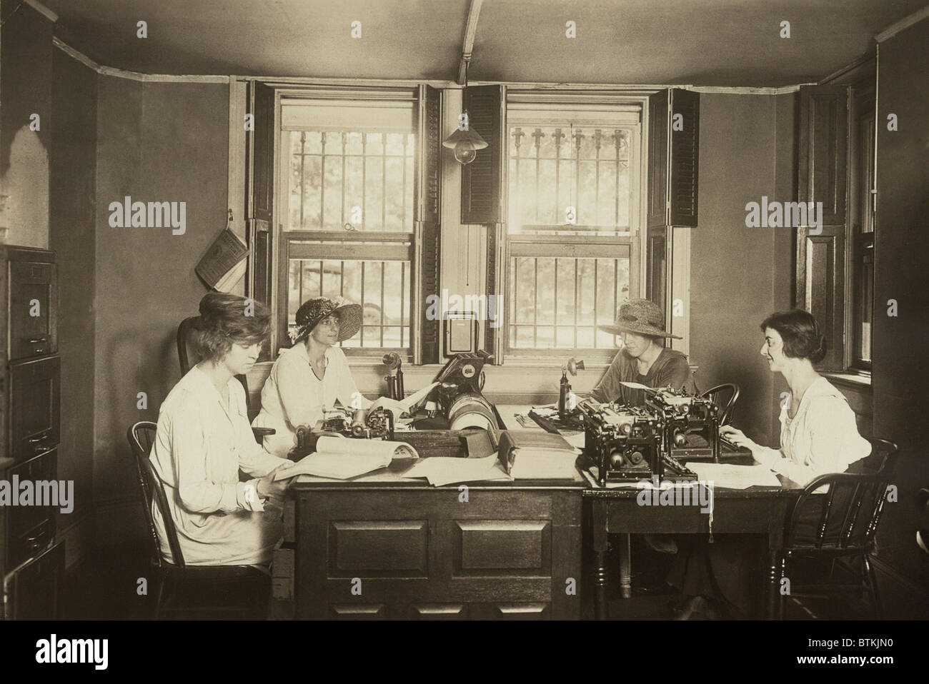 National Women's Party Press Room at their Washington. D.C. headquarters. Lead by Alice Paul, the NWP conducted increasingly militant protests demanding votes for women. Ca. 1915. Stock Photo