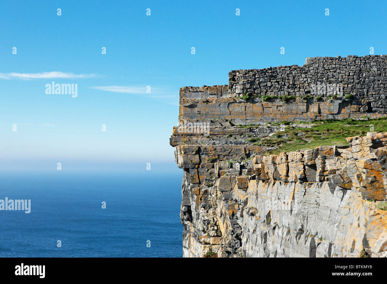 Dun Aengus, a cliff edge ring fort, Inishmore, Aran Islands, County Galway, Connaught, Ireland. Stock Photo