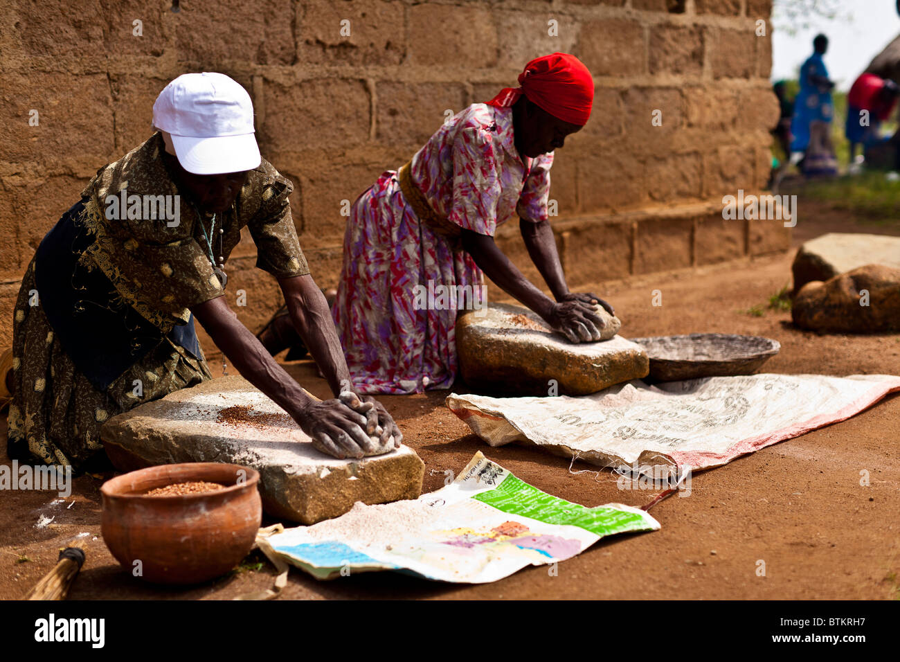 Crushing of food hires stock photography and images Alamy