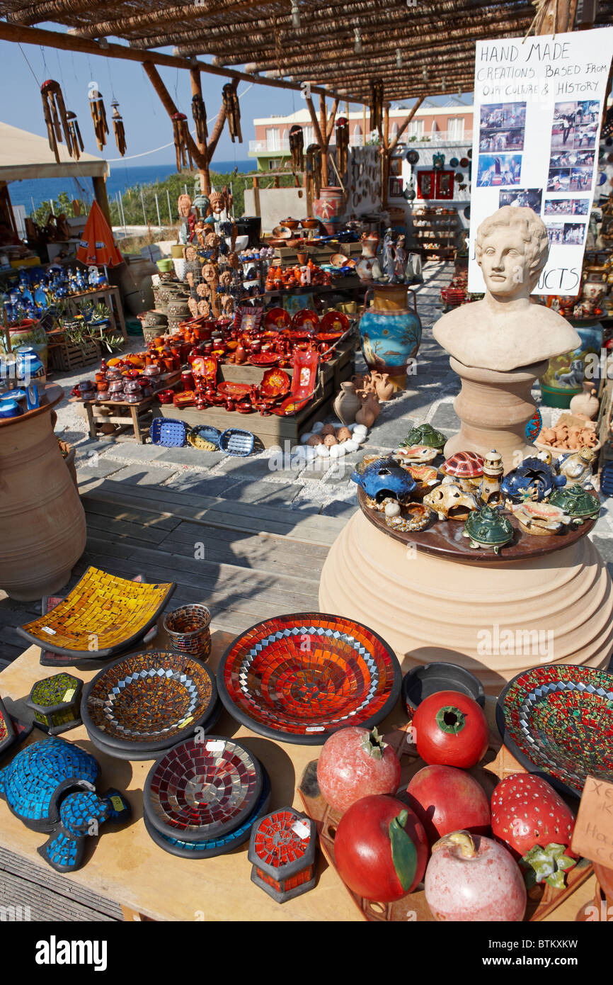 Pottery market. Crete, Greece Stock Photo: 32400141 - Alamy