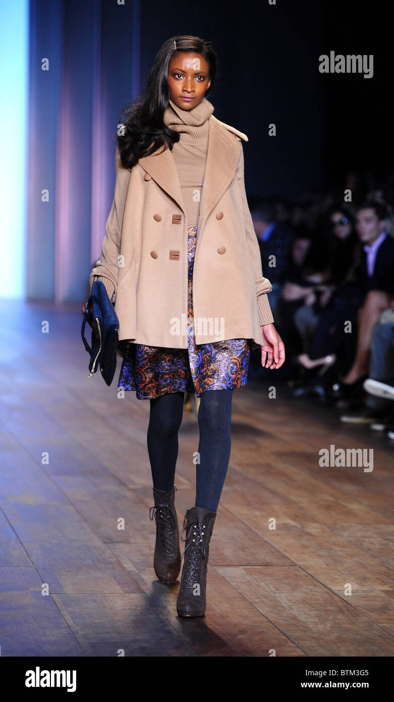 TOMMY HILFIGER Fall/Winter 2010 Collection Fashion Show Stock Photo