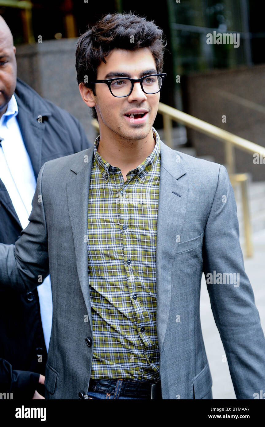 Joe jonas glasses hires stock photography and images Alamy