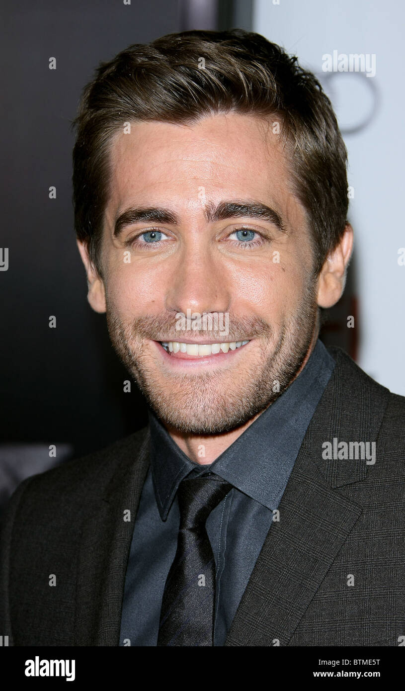 JAKE GYLLENHAAL LOVE AND OTHER DRUGS WORLD PREMIERE. AFI FEST 2010 OPENING NIGHT HOLLYWOOD LOS ANGELES CALIFORNIA USA 04 Nov Stock Photo