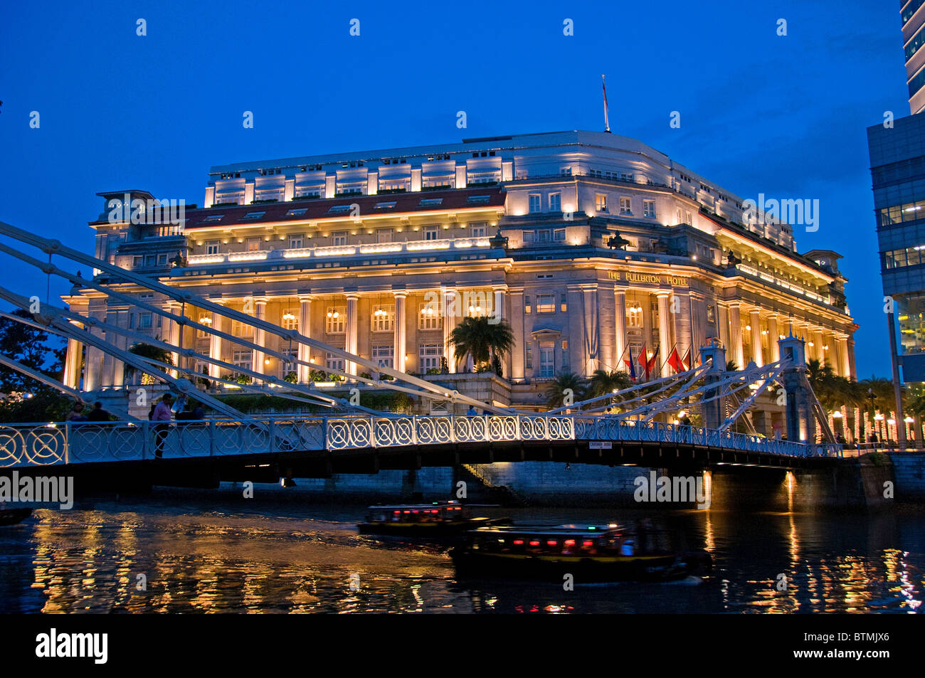 Singapore monument and skyline hi-res stock photography and images - Alamy