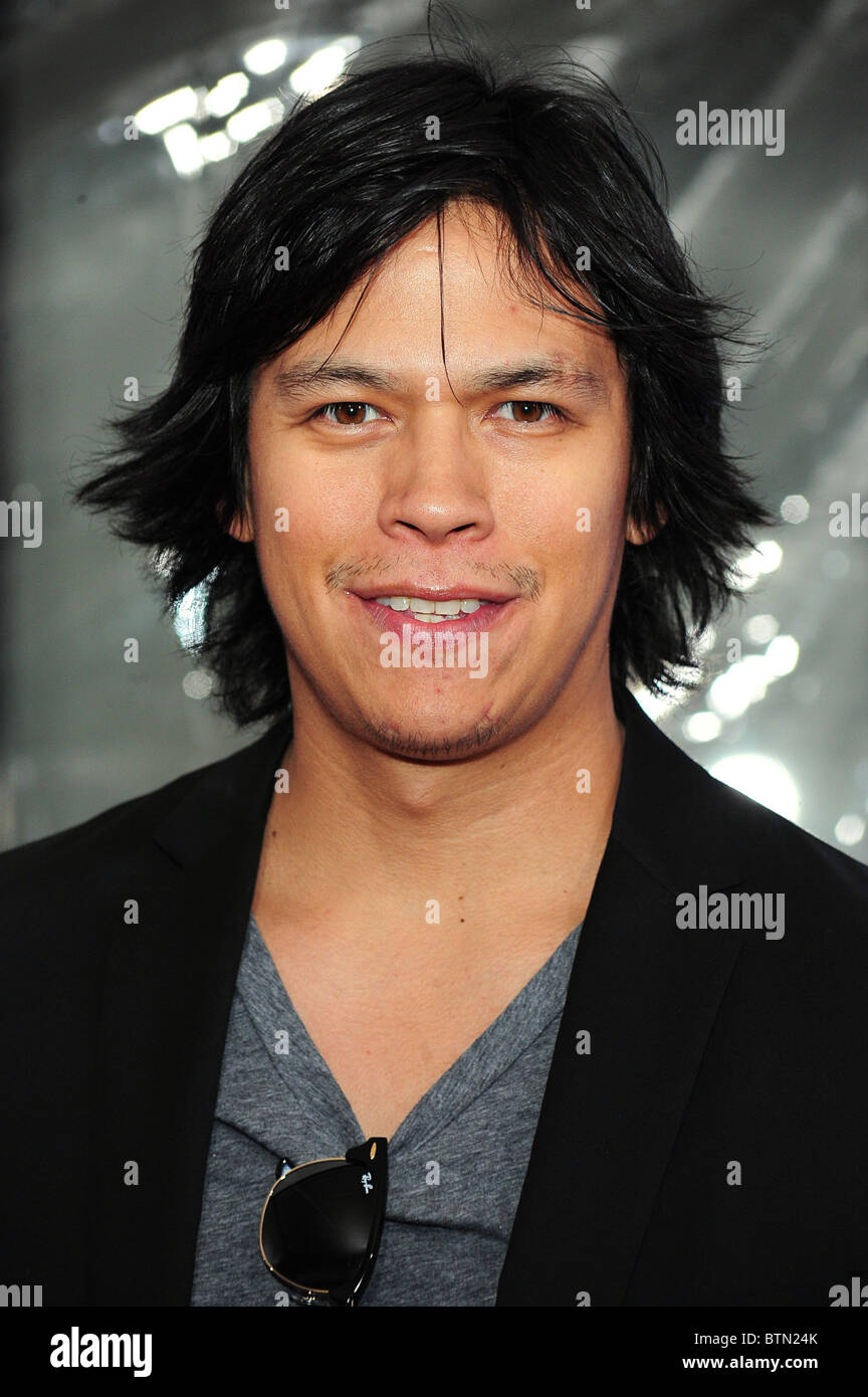 Billy Raven THE BOUNTY HUNTER Premiere Stock Photo - Alamy
