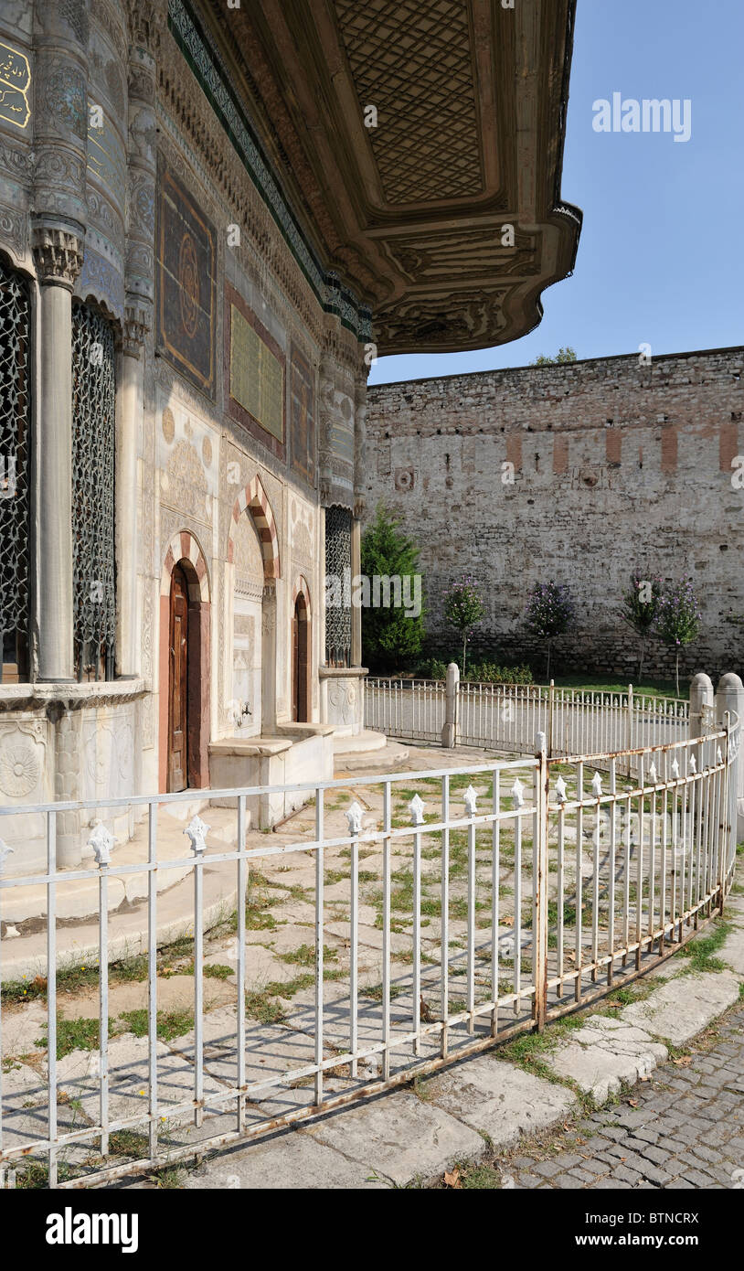 Fountain of Ahmet III, Wall of Topkapı, İstanbul, Turkey 100917 36375 Stock Photo