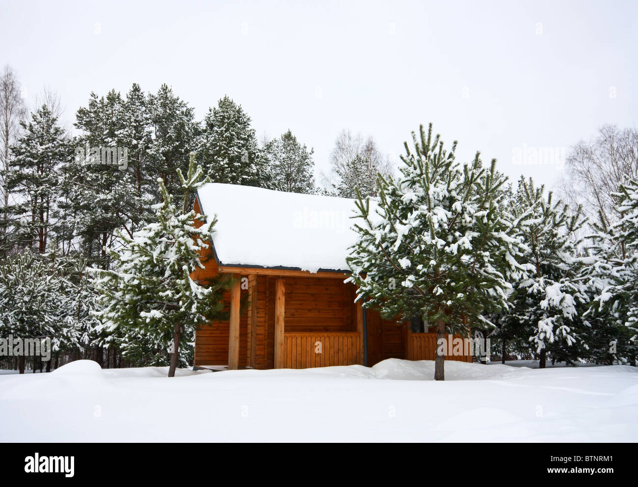 farmhouse in winter Stock Photo - Alamy