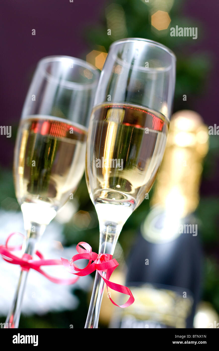 Champagne Glasses High Resolution Stock Photography and Images - Alamy
