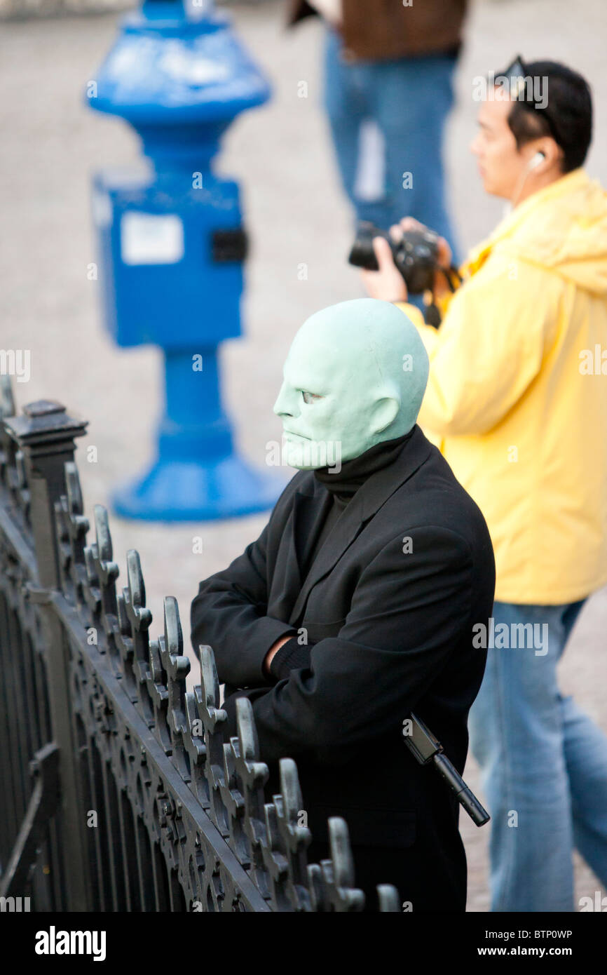 Man wearing Fantomas Mask is standing in the street Stock Photo - Alamy