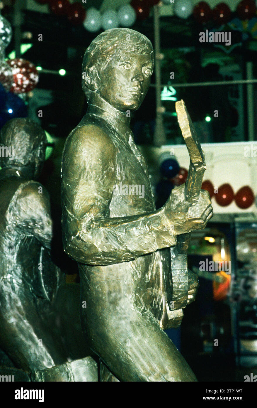 Liverpool Cavern Walks Shopping Centre, Paul McCartney, The