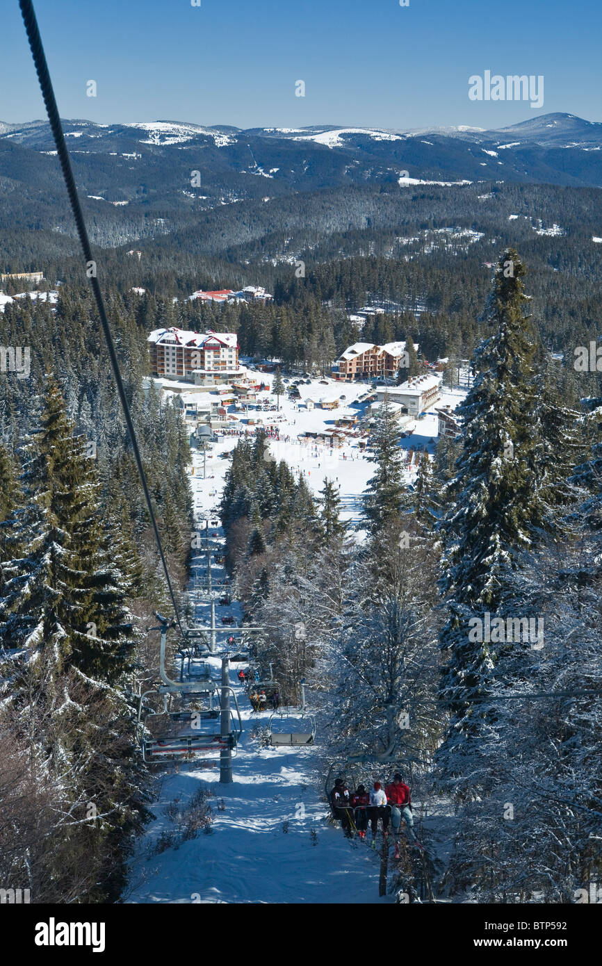 winter scenery, ski lift in the forest, Pamporovo, a famous ski resort, Rodopi mountains, Balkans, Bulgaria Stock Photo