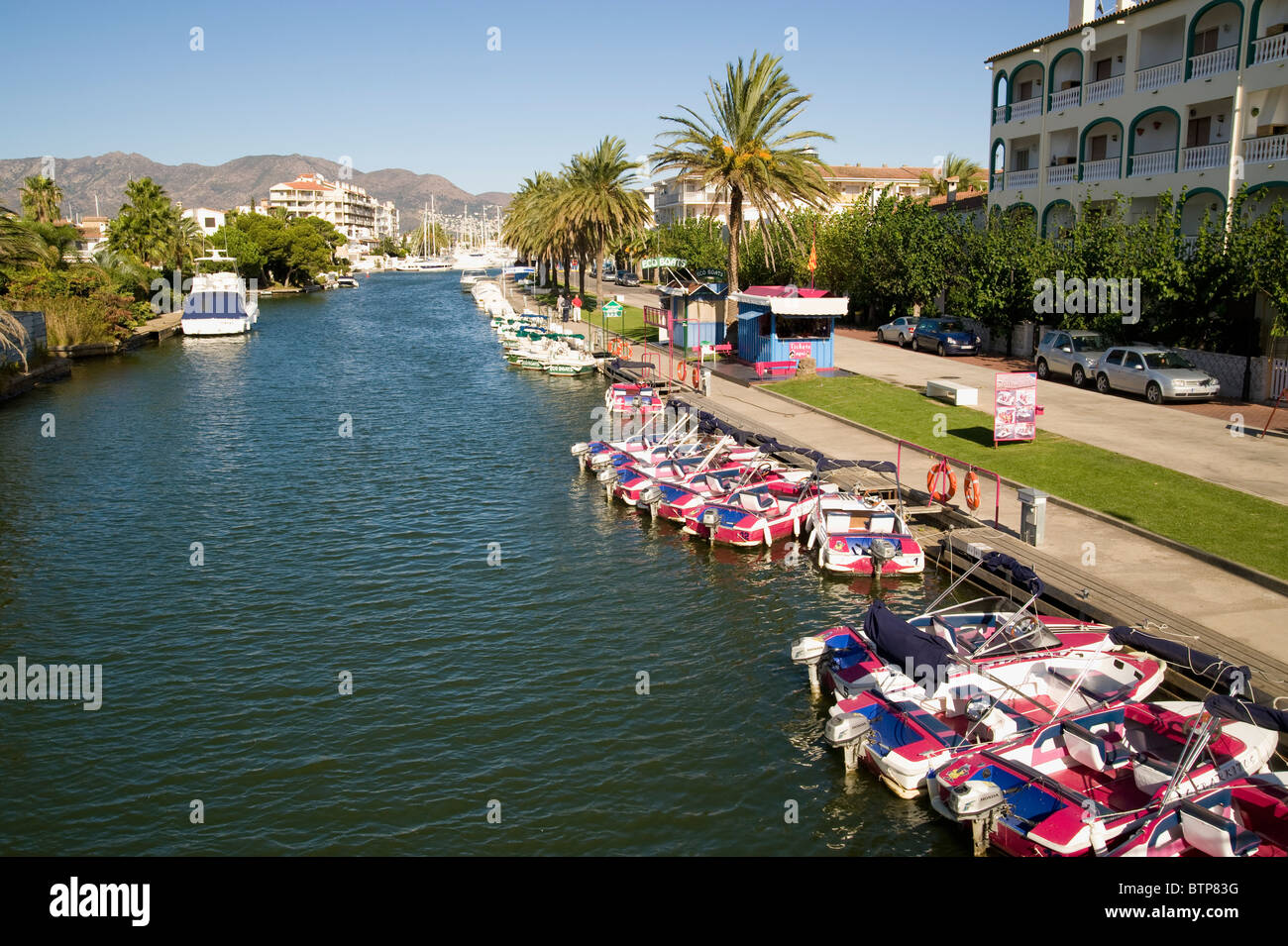 empuriabrava-hi-res-stock-photography-and-images-alamy