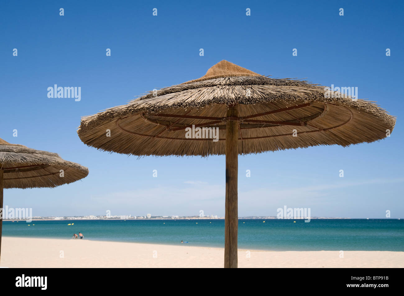 Meia Praia, Beach Umbrella, Lagos, Portugal Stock Photo Alamy