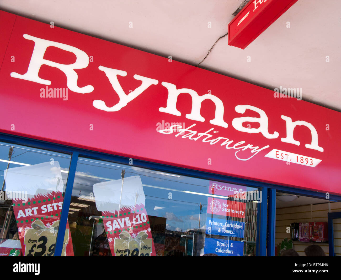 Ryman logo hi-res stock photography and images - Alamy, image size:1300x1065