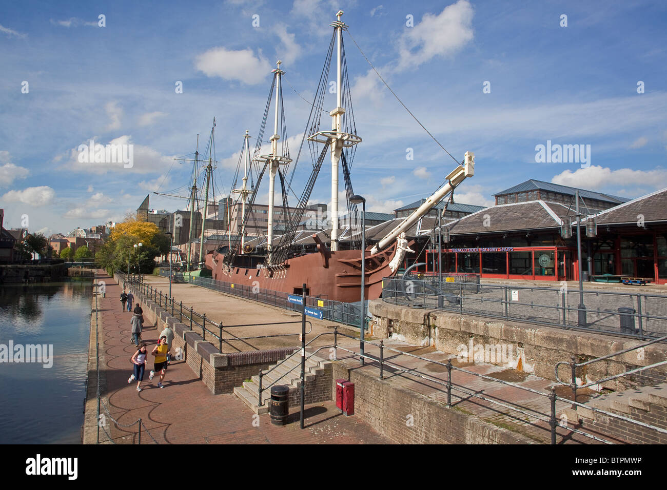 tobacco wharf meaning Tobacco dock london hi-res stock photography and images