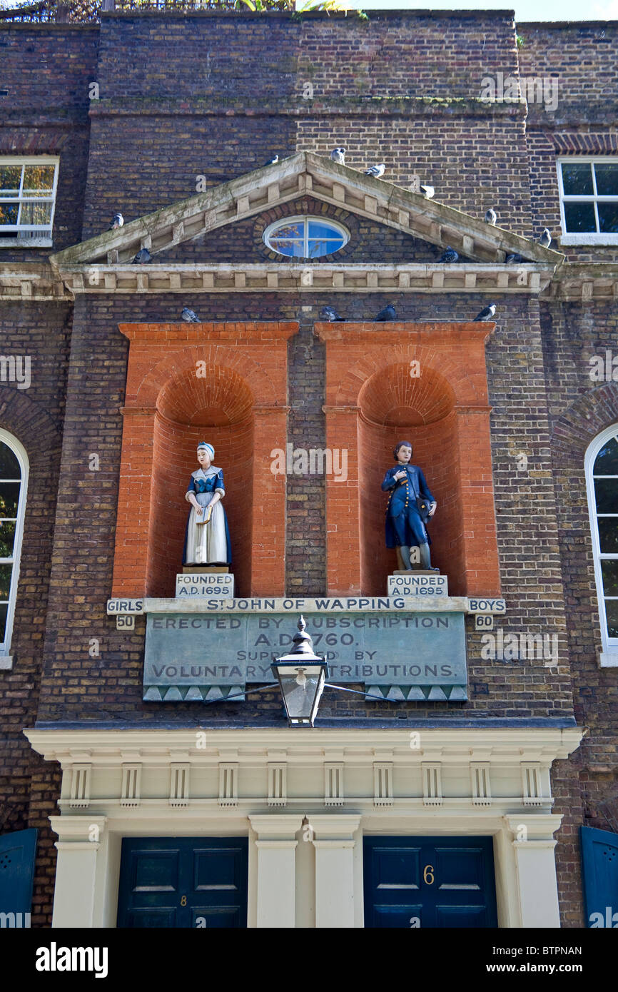 Old graveyard, Scandrett Street, Wapping Stock Photo - Alamy