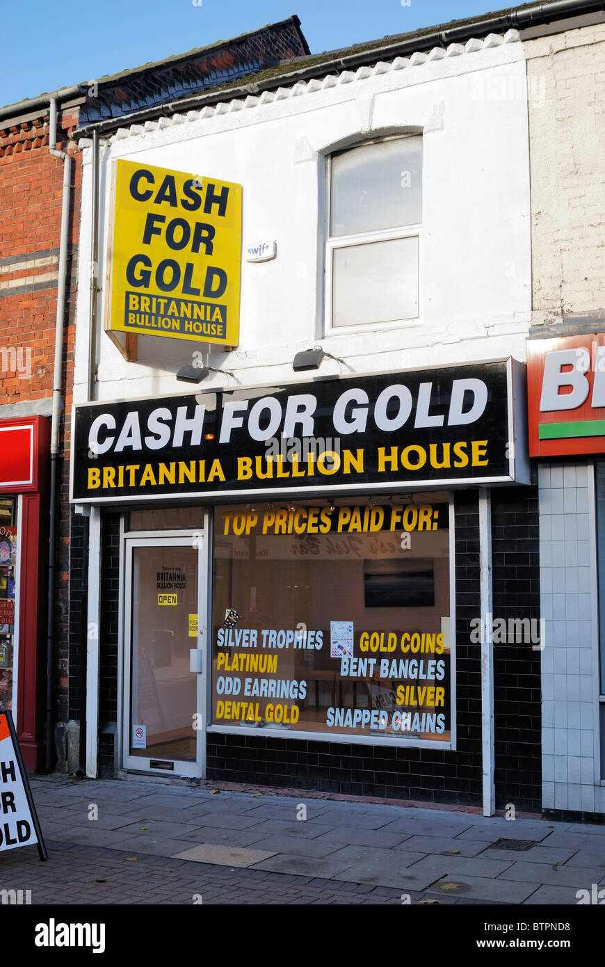 Newly opened Cash for Gold shop October 2010 in Widnes Cheshire Stock Photo Alamy