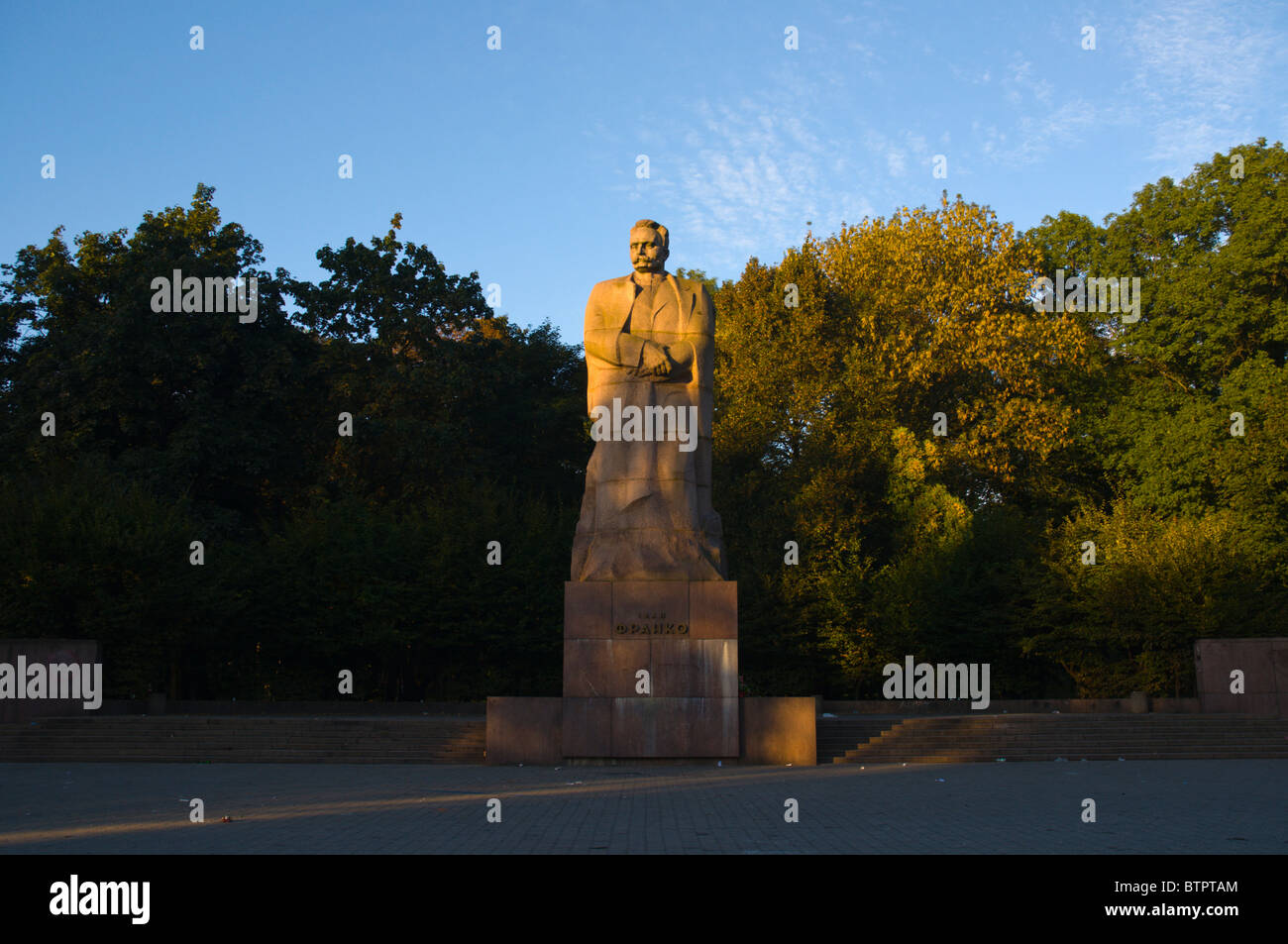 Statue in Public Square, Lviv (Lvov), Western Ukraine, Ukraine Stock Photo  - Alamy