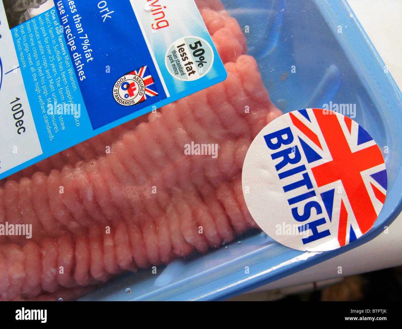 https://c8.alamy.com/comp/BTPTJK/health-eating-pork-mince-with-the-british-logo-the-little-red-tractor-BTPTJK.jpg