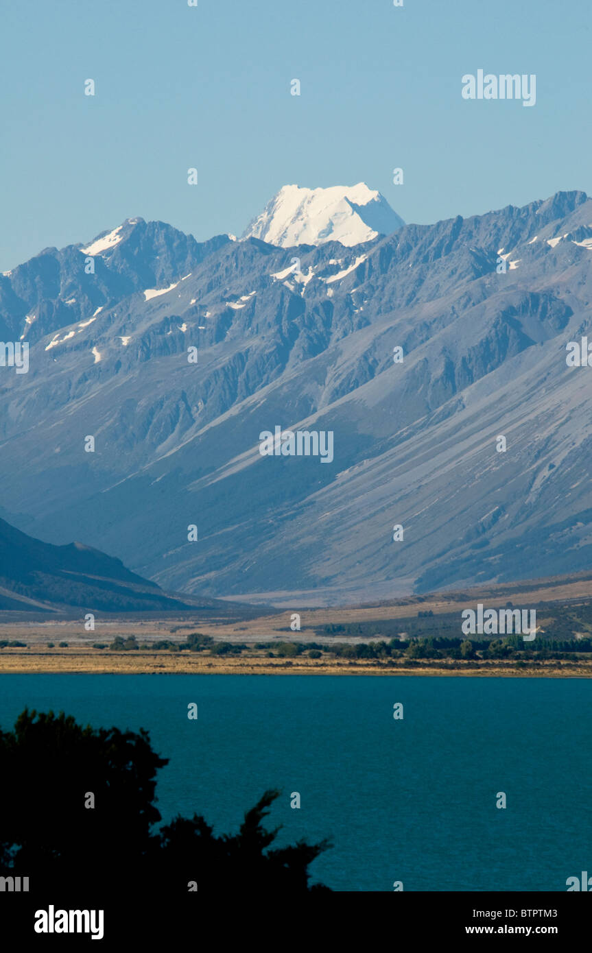 Ohau lake mt cook ohau lake mt cook hi-res stock photography and images ...