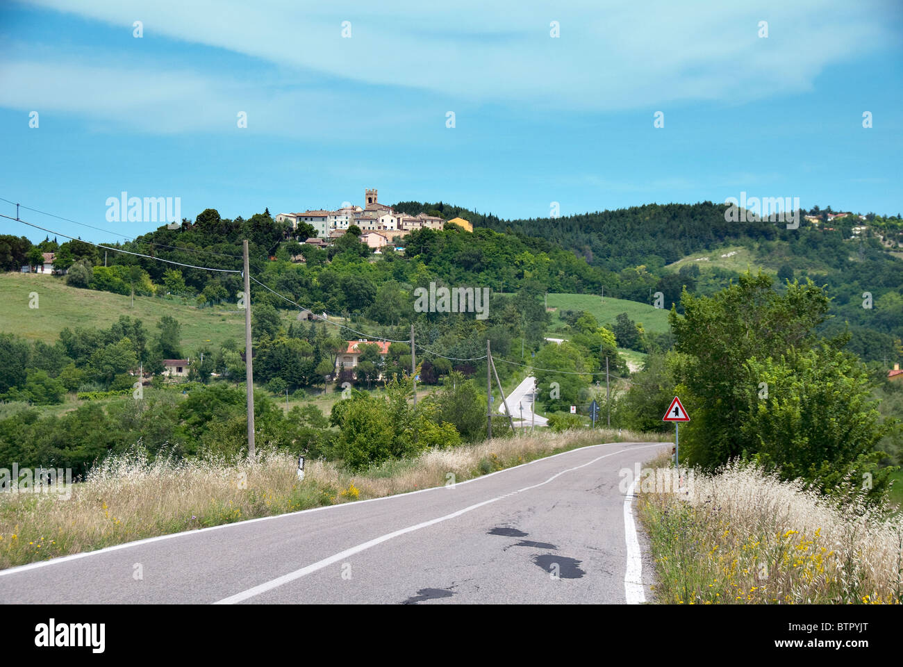 road leading to the town of Montefabbri - Persaro Urbino Province, Le Marche Stock Photo