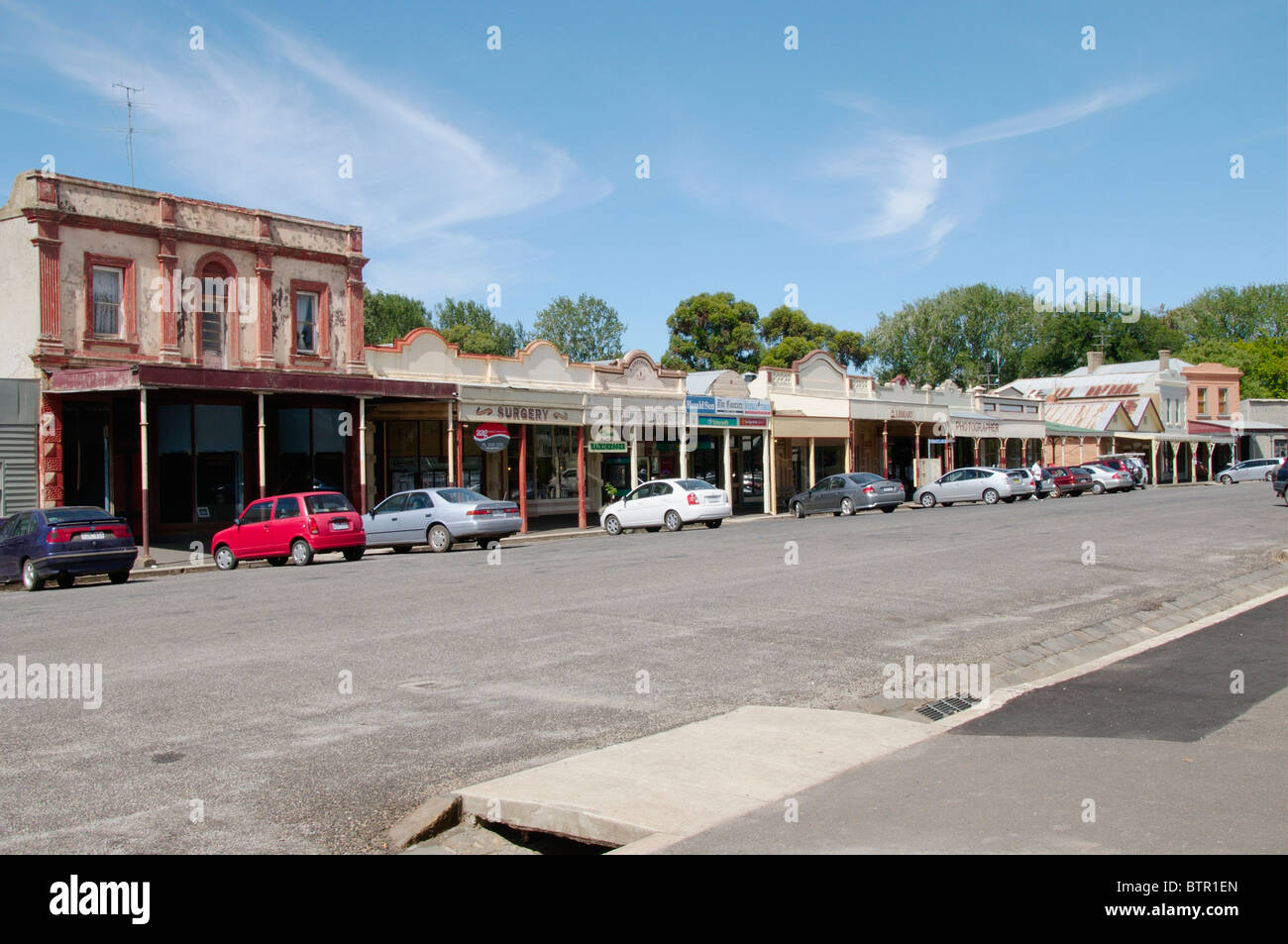 Australia, Central Victoria, Clunes, Main Street with cars parked near