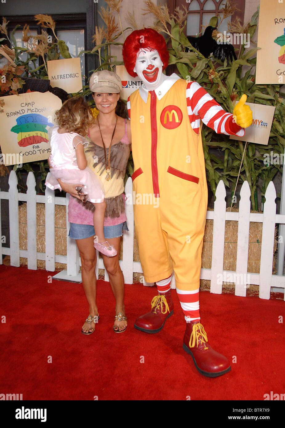 Ronald mcdonald character hires stock photography and images Alamy