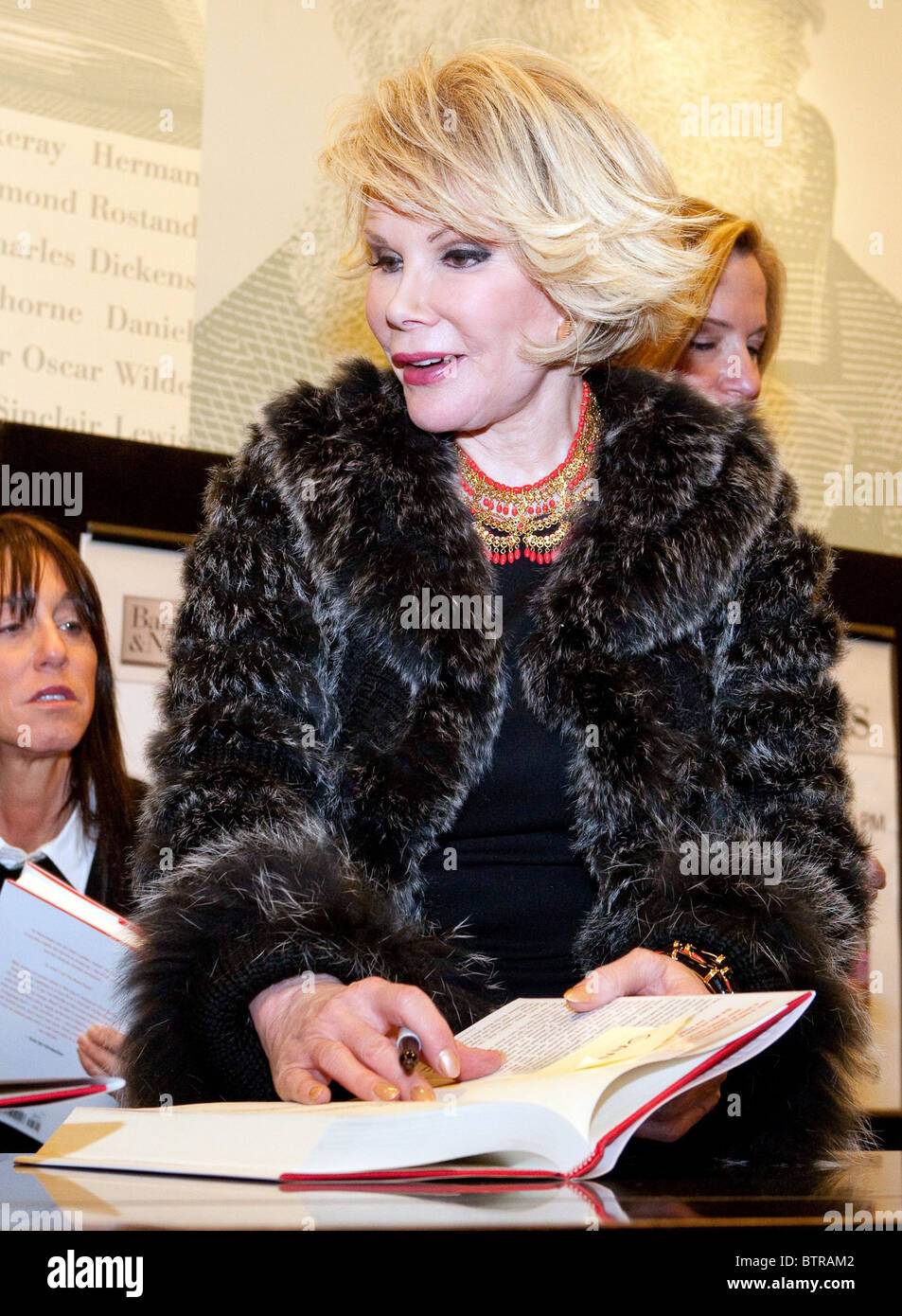 Joan Rivers Book Signing for MEN ARE STUPID Stock Photo Alamy