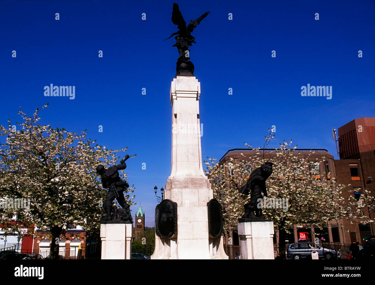 The Diamond, Derry, Co Derry, Ireland; War Memorial Stock Photo Alamy
