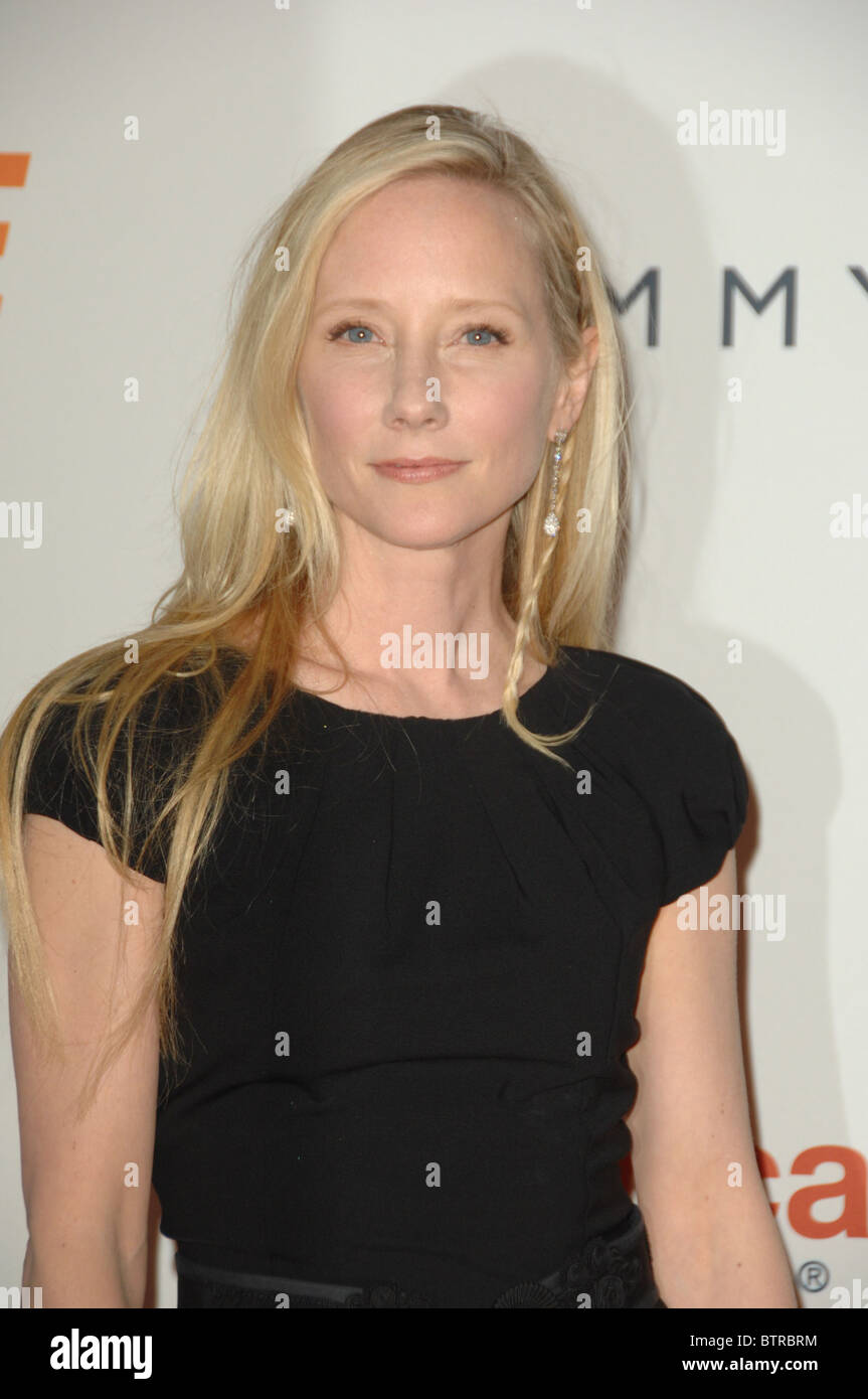 17th Annual Race to Erase MS Gala Stock Photo Alamy