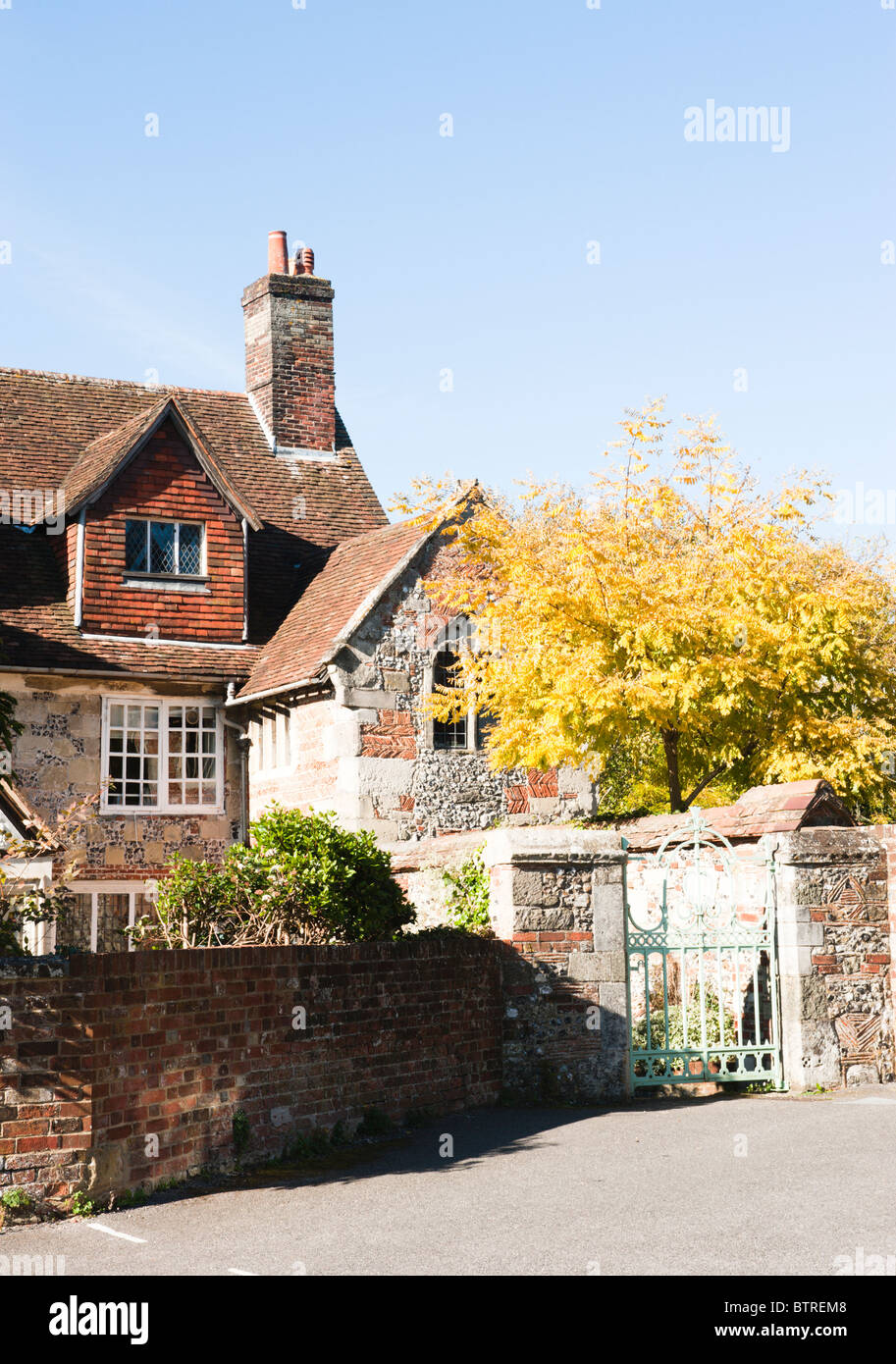 Historic buildings in Cathedral Close in Salisbury Stock Photo Alamy