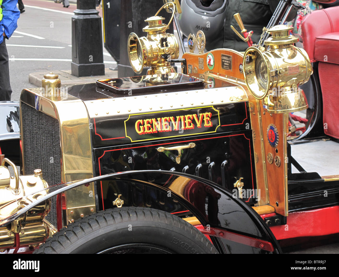 genevieve-london-to-brighton-classic-car-race-regent-street-london