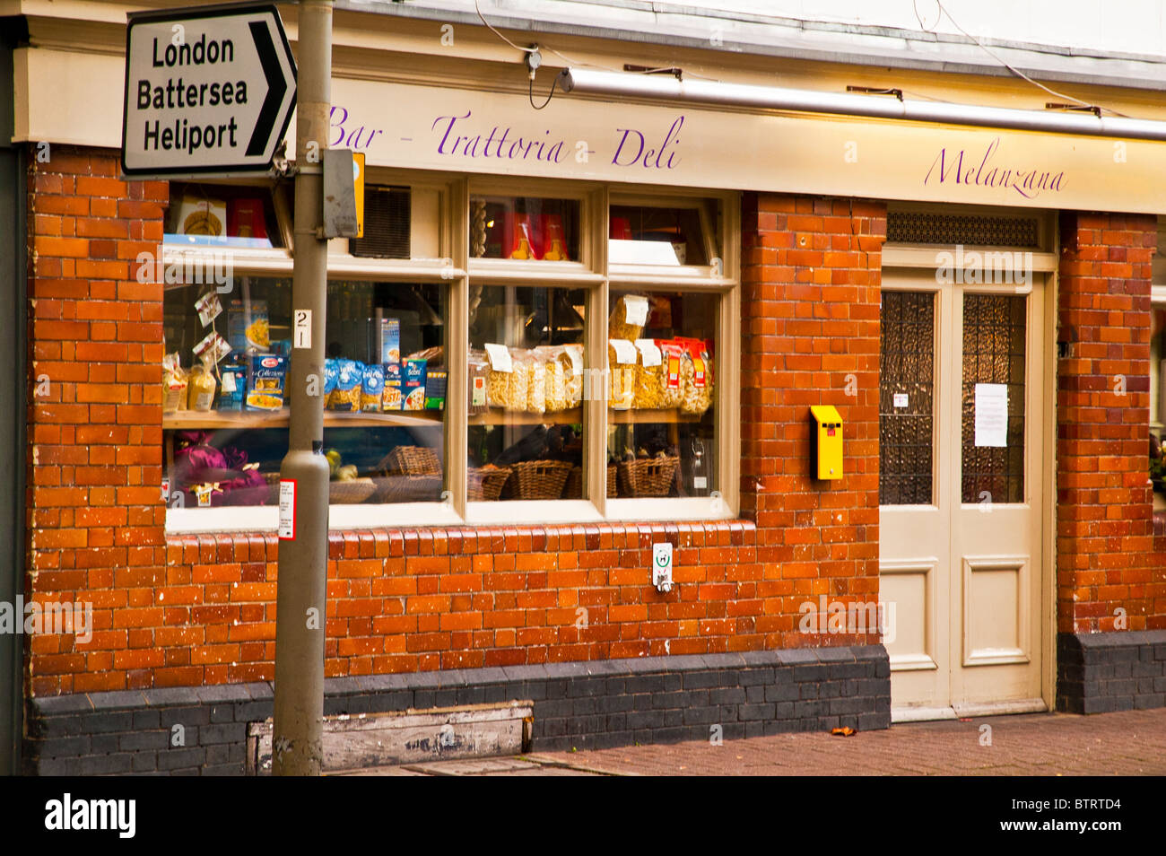 Bar Trattoria Deli Melanzana, Westbridge Road, Battersea Square